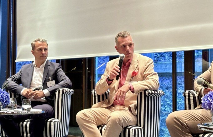 Laurent Schlaefli, CEO Profond an der Paneldiskussion von AXA Investment Managers